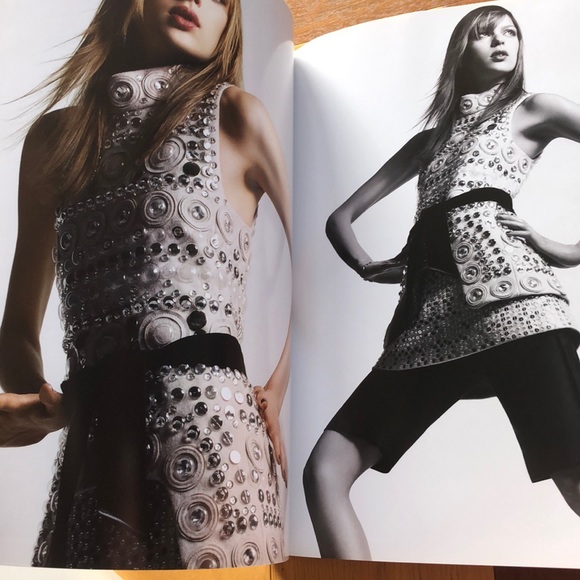 Louis Vuitton Collection Autumn 2003-2004 catalog - Picture 3 of 11